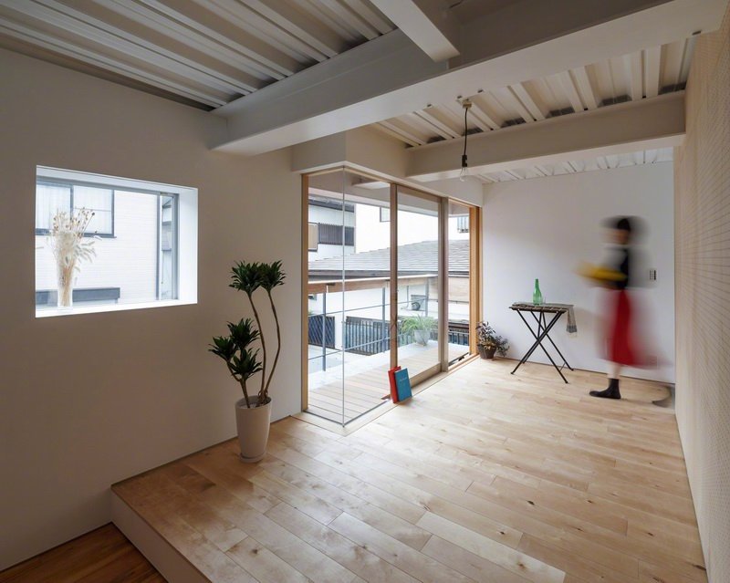 位于日本埼玉县的集合住宅【Corner Grain】，由设计师 Eureka ， Maru Architecture 合作完成 | hwww.eurk.jp | maruarchi.com