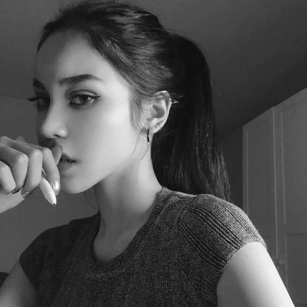 .一个女人如果连自己的体重都控制不了，何以掌控自己的人生!