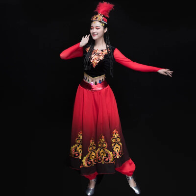 维吾尔族传统服装