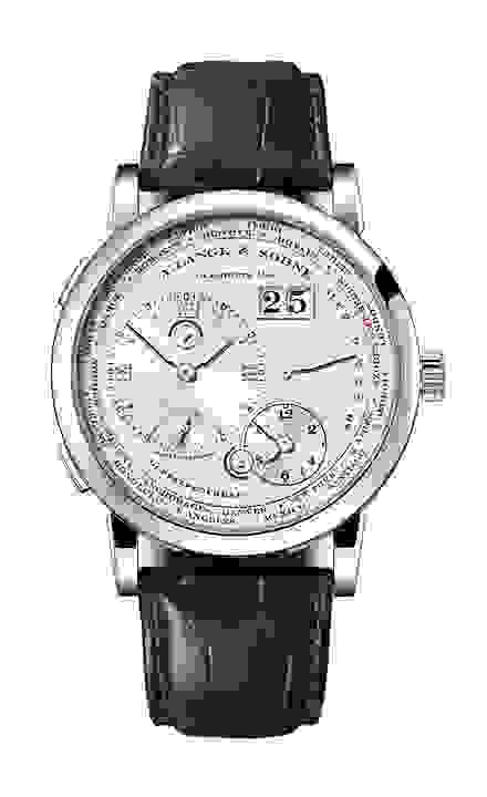 【德国】朗格（A.Lange & S&ouml;hne）——Lange 1 Time Zone系列腕表
LANGE 1 TIME ZONE可指示出全球24个时区的当地时间，同时显示原居地时间。按下外置城市圈的按钮便可轻易调校地区时间。