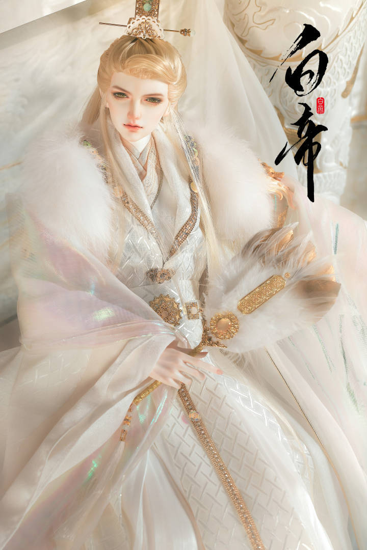 #龙魂# #bjd# #白帝#
西方白龙，其名白帝，居于九重霄汉之宫阙，为西海龙族之祖。
白帝历洪荒，统西海，登帝陛，守疆宇，心怀子民，泽应民求。图源微博:龙魂人形社