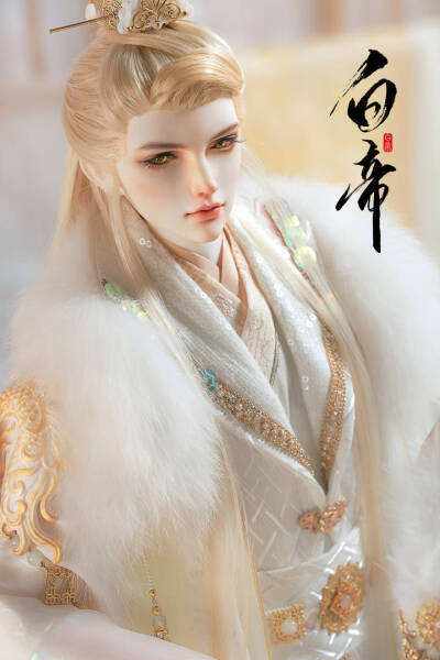 #龙魂# #bjd# #白帝#
西方白龙，其名白帝，居于九重霄汉之宫阙，为西海龙族之祖。
白帝历洪荒，统西海，登帝陛，守疆宇，心怀子民，泽应民求。图源微博:龙魂人形社