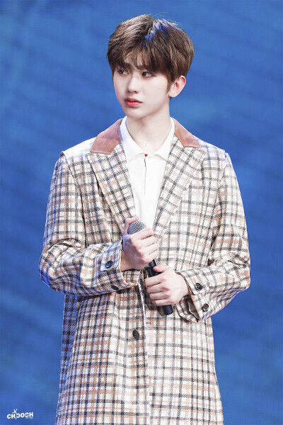 因为太喜欢你了，你的嘴角都可爱到和别的猪不一样
cr:IKUN是乙酸啊