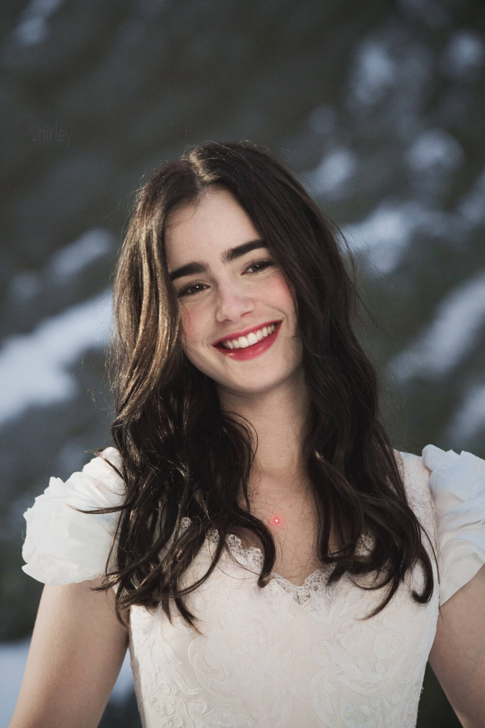 美哭lilycollins