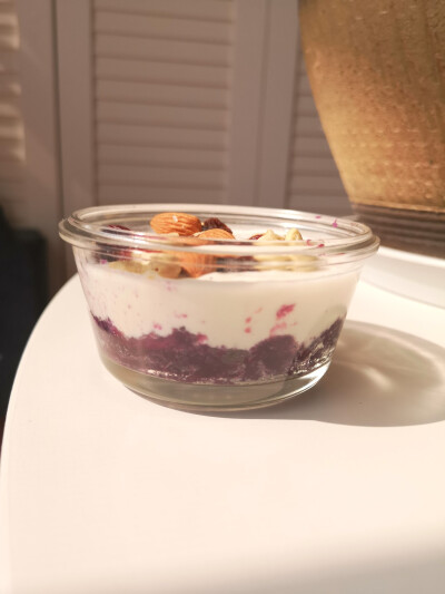 坚果酸奶紫薯泥