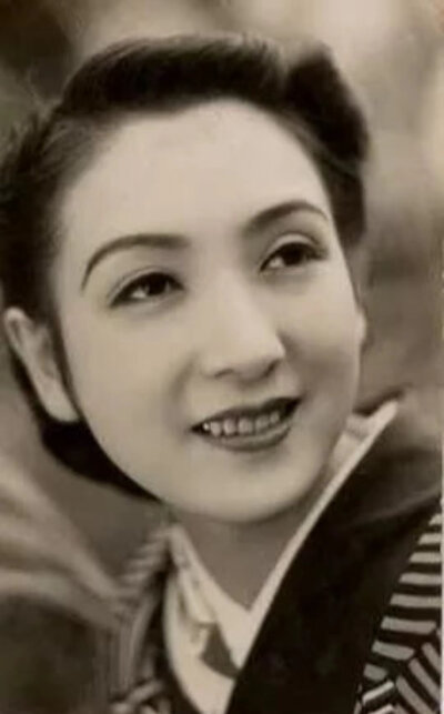 川崎弘子
日本女演员.1912-1971年