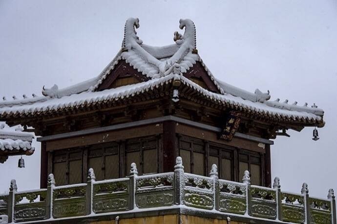 深山古寺雪纷纷早安