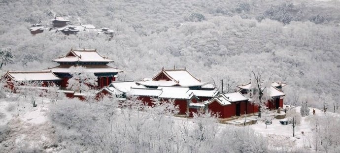 深山古寺雪纷纷早安