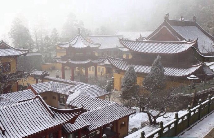 深山古寺雪纷纷早安