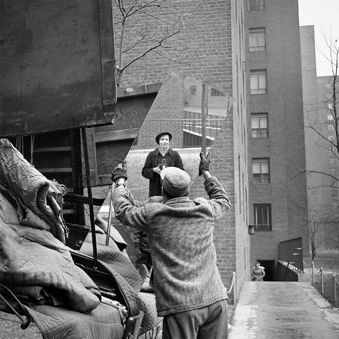 传奇保姆摄影师薇薇安·迈尔（Vivian Maier） ​​​的街头自拍 ​​​​