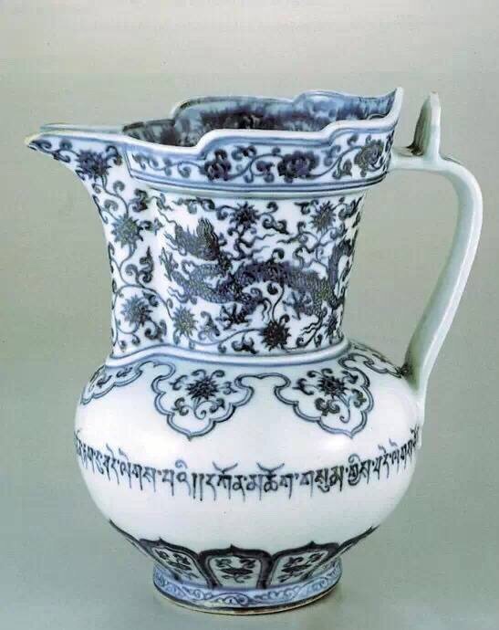 青花瓷器，秀丽典雅 ​​​​