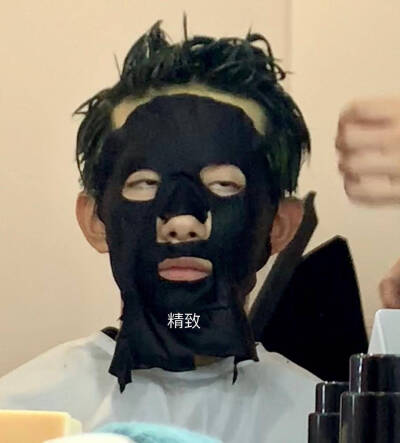 你好，18岁的易烊千玺