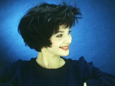 朱丽叶比诺什
Juliette Binoche
法国女演员.1964年～.第19届凯撒奖最佳女演员