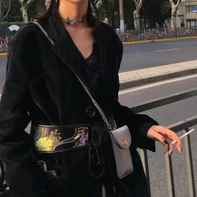 头像女 拿图点赞哟<引鬼为奴>