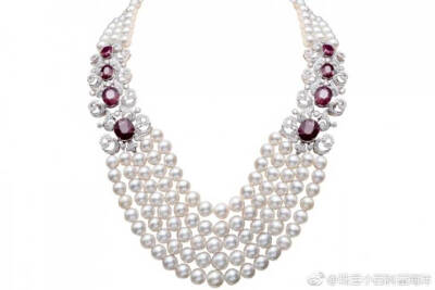 The pearl has been an embodiment of luxury and glamour for millennia. ​​​