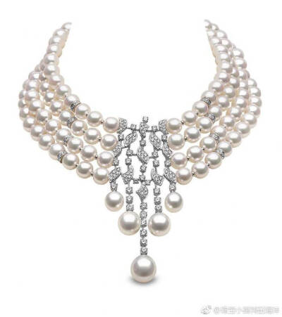 The pearl has been an embodiment of luxury and glamour for millennia. ​​​