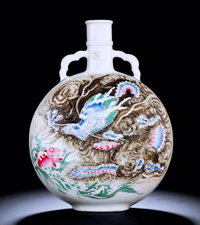 清 粉彩唐英风格鱼龙变化虞美人抱月瓶