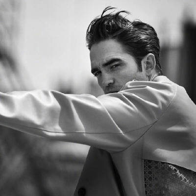  Robert Pattinson