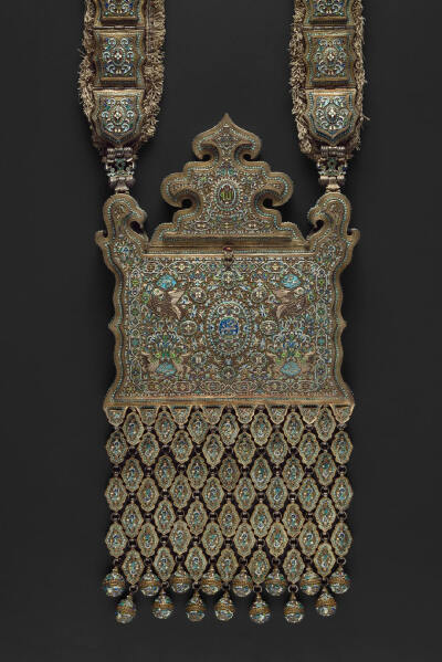 乌兹别克斯坦的布哈拉酋长国（1785-1920）的珠宝／在中亚地区，大型华丽的珠宝套装被认为可以保护穿着者免受邪恶的伤害／#巴士日记# #从美到美好# via Art Institute of Chicago ——