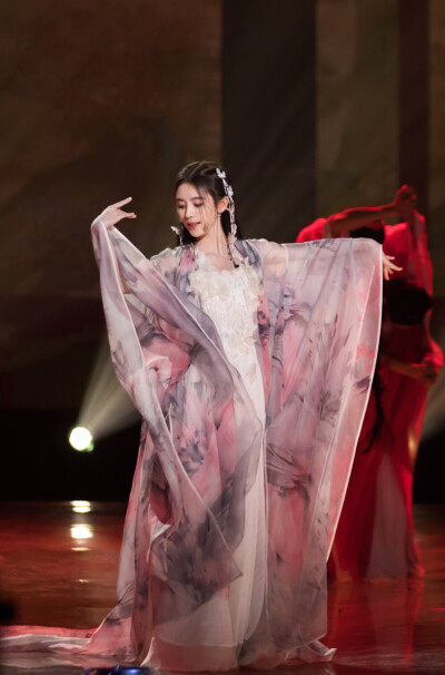 鞠婧祎 国风美少年