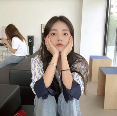 今日份女头像 点赞瘦十斤.