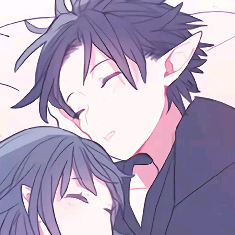 我想要喝点小酒 然后穿着小裙子 在吹着风的夜晚 晃晃悠悠 晃晃悠悠 扑到你的怀抱里
遇の情头