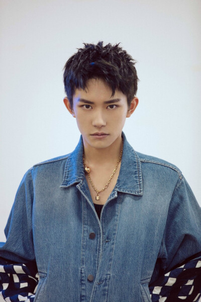 易烊千玺
爱奇艺尖叫之夜
【野】
图cr.
