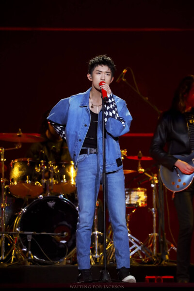 易烊千玺
爱奇艺尖叫之夜
【野】
图cr.
