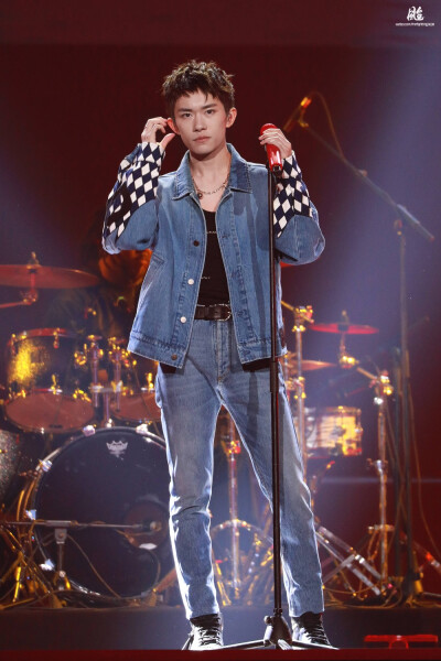 易烊千玺
爱奇艺尖叫之夜
【野】
图cr.
