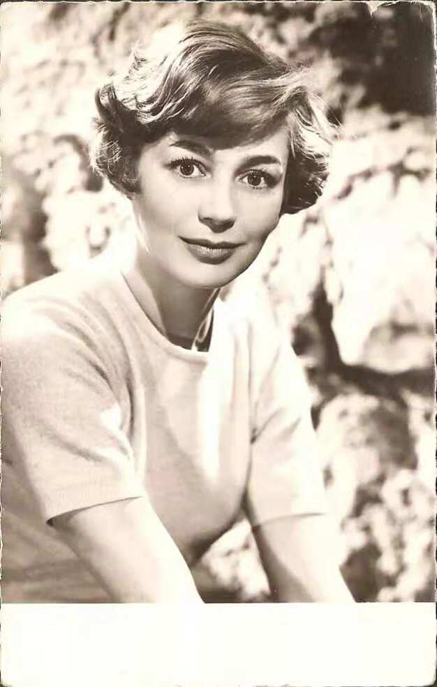 埃玛妞丽娃
Emmanuelle Riva
法国女演员.1927-2017年.第38届凯撒奖最佳女演员