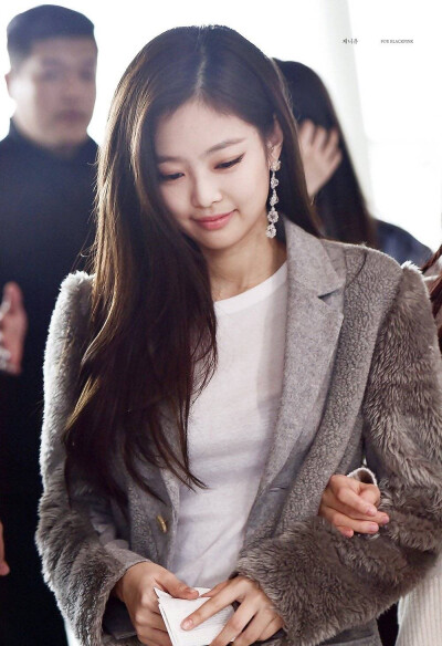 Jennie壁纸无水印♥
仙女本仙没错了