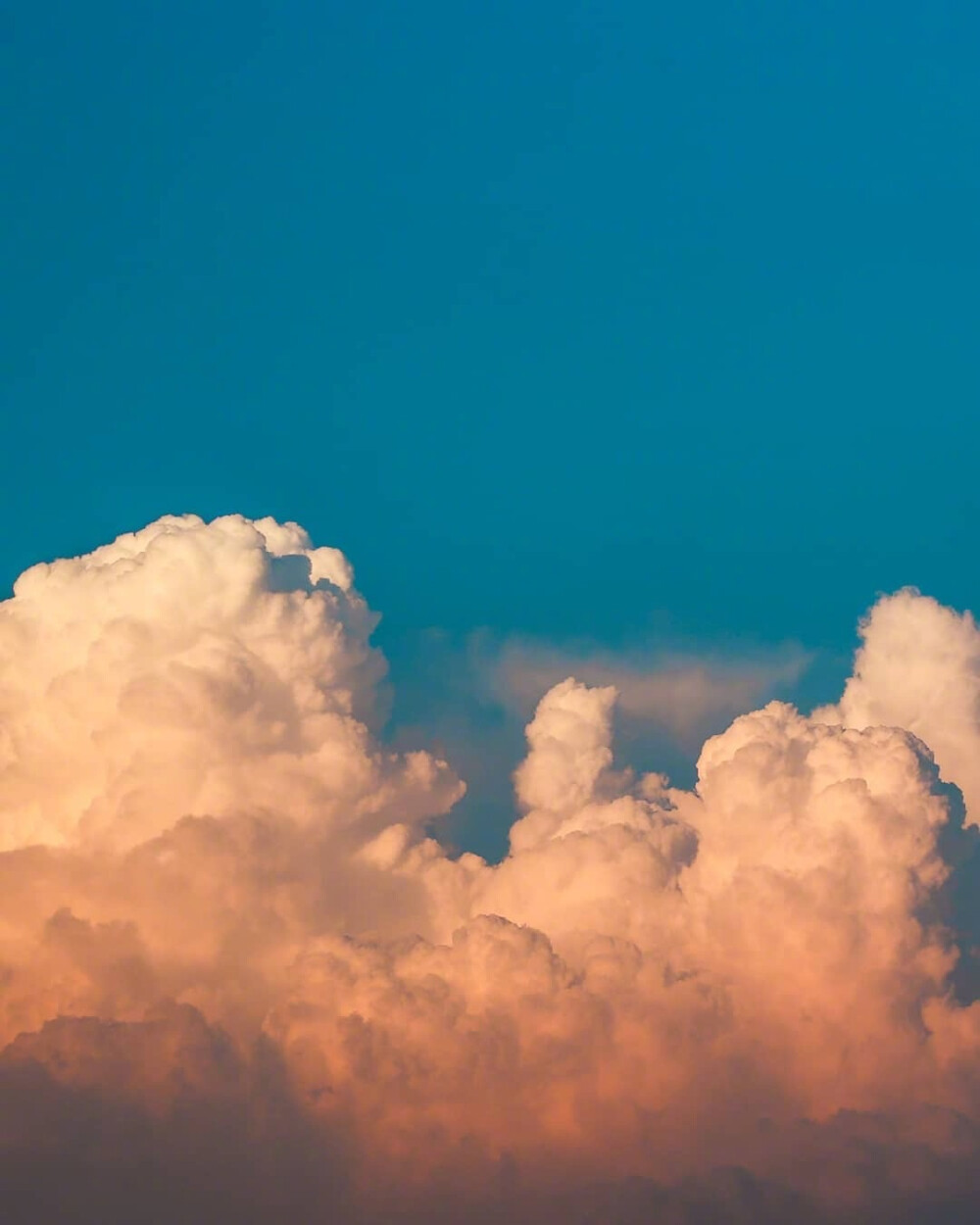 空中有朵云做的云