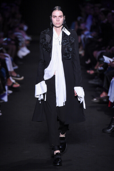 Ann Demeulemeester 2019 春夏高级成衣