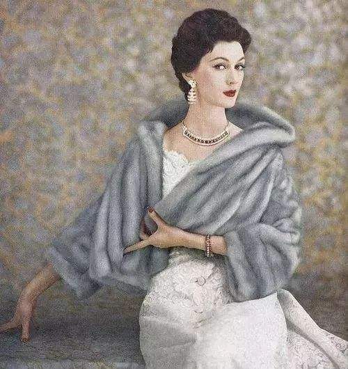 中文名
朵薇玛
外文名
DovimaMarion
出生地
美国纽约Queens区
出生日期
1927年12月11日
逝世日期
1990年5月3日
介绍