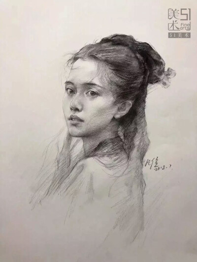 素描头像女生