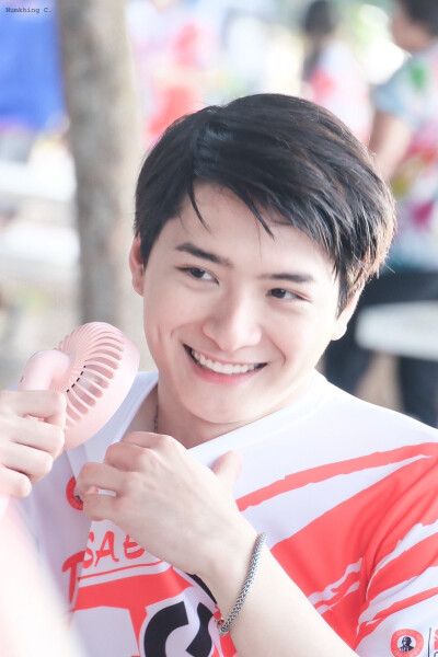 KristPerawat 泰剧一年生 王慧侦 暖暖 阿日学长 Arthit
cr.Twitter:@logo