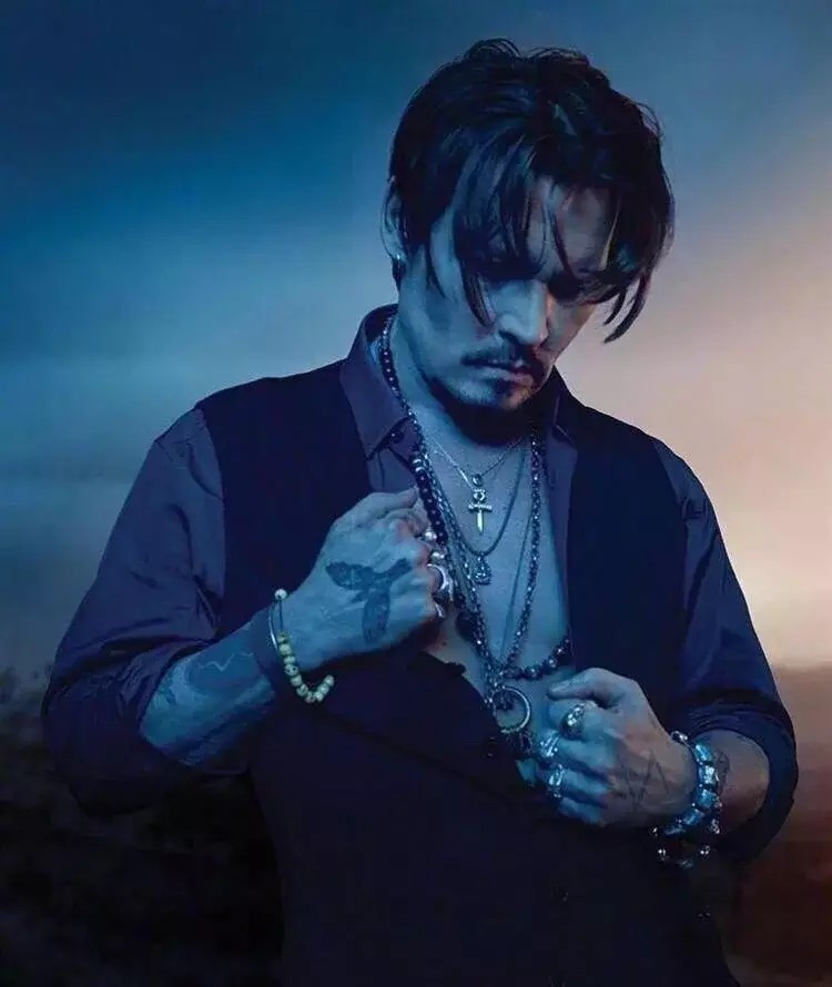 —演员—
约翰尼·德普
Johnny Depp
他太好看了