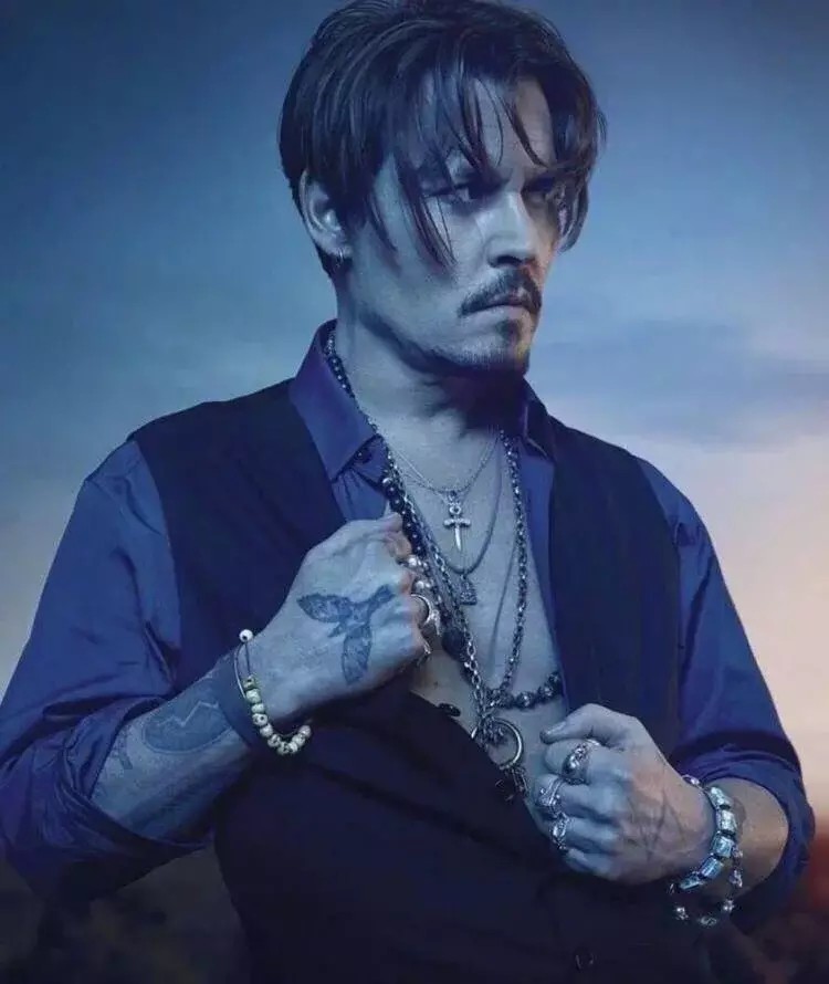 —演员—
约翰尼·德普
Johnny Depp
他太好看了