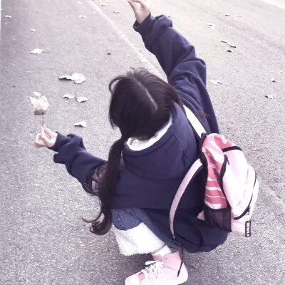 留长头发因为想扎双马尾(๑>؂<๑）