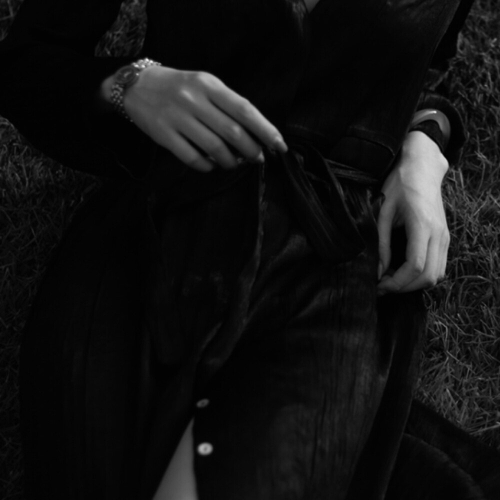 自截
二传注明：星满窗