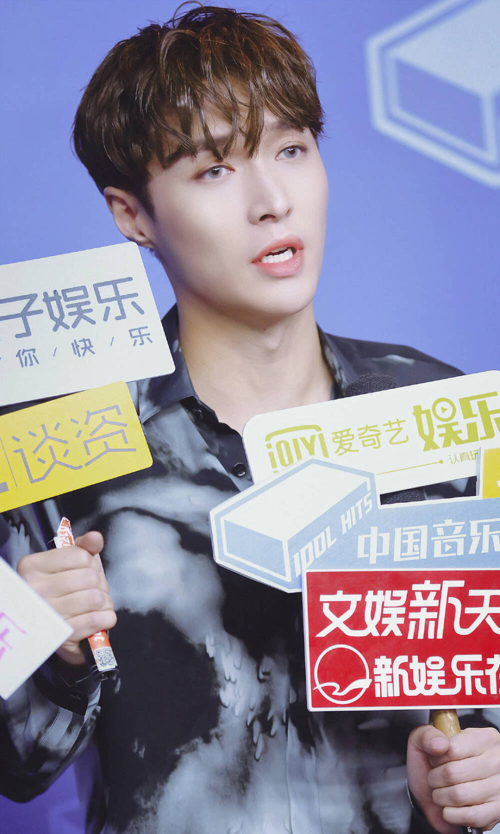 张艺兴