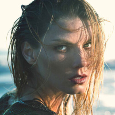 “老狐狸”安吉拉·林德沃 (Angela Lindvall) 