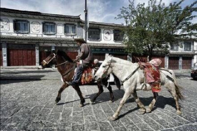 【游云南最经典五条线路】游多彩云南，路线不同景色不同：①昆明→石林→罗平；②昆明→元阳哈尼梯田→西双版纳；③昆明→大理→丽江→香格里拉；④昆明→大理→临沧→怒江→腾冲→瑞丽；⑤昆明→东川红土地→昭通大…