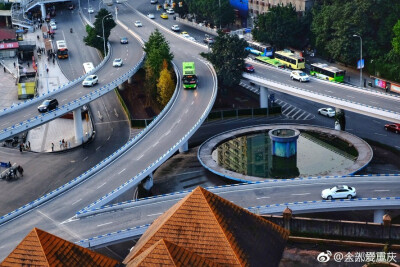8D重庆的道路就是这么酷炫纵横交错的立交