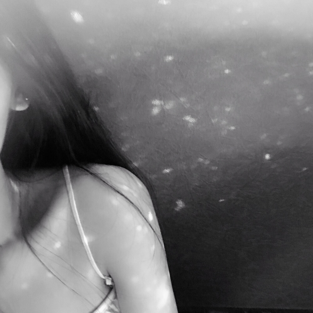 洝大人❀ 闺蜜
黑白 甜美 气质