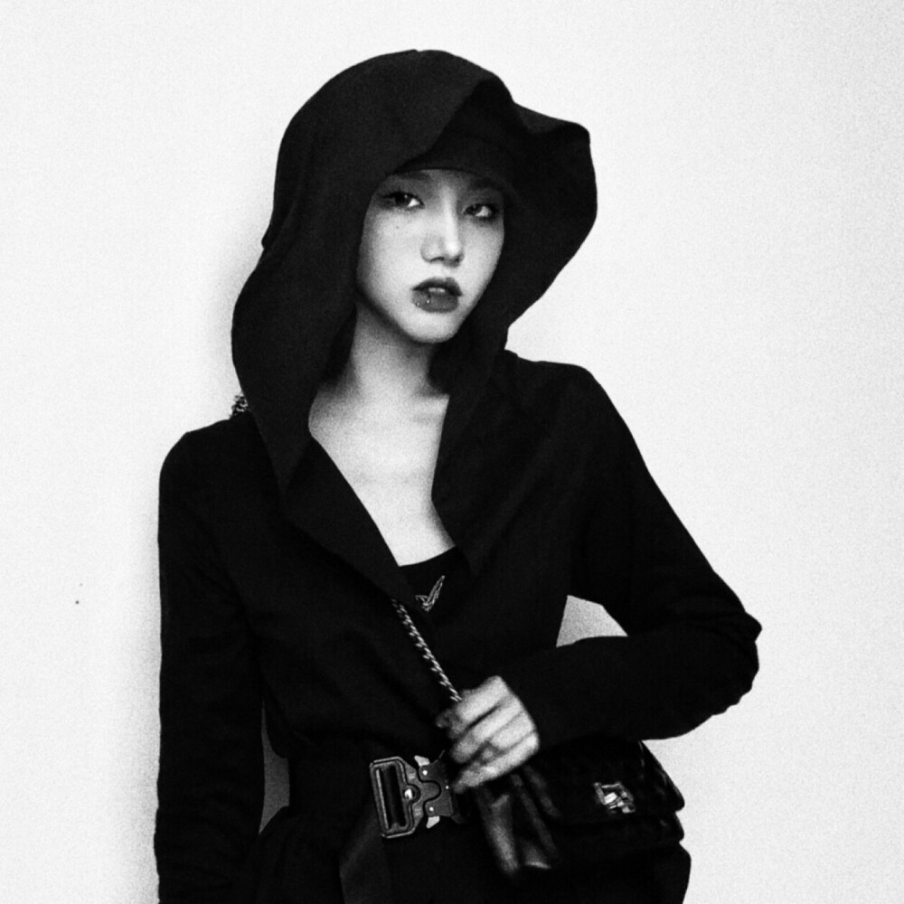 自截
二传注明：星满窗