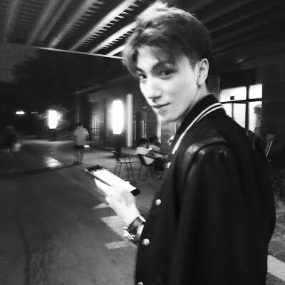 _SUNNY.【男头】[高清精选][个性简约][清新日韩][欧美黑白][伤感意境][男生头像]禁二传