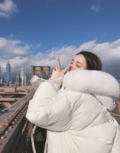 女头像
生不能太过圆满 求而不得未必是遗憾 ​​.