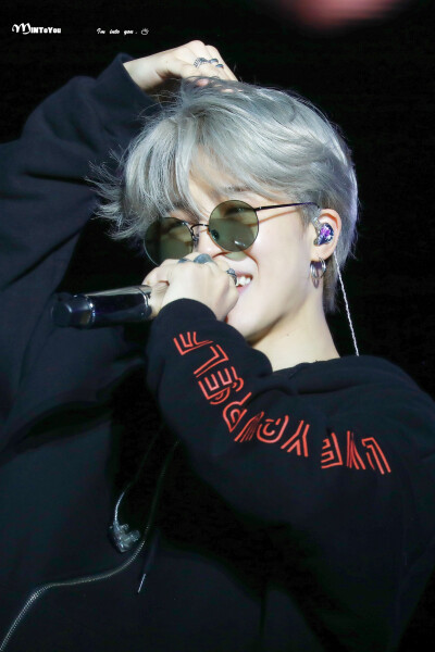 朴智旻Jimin旻旻糯米团子박지민Chimchim.
ᴄʀ.MINToYou_1013
港仔墨镜旻