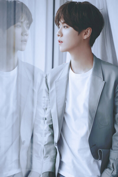 禁一切 『包括二改，二传，商用，以及你能想到的一切，叫禁一切。』181206 鹿晗工作室